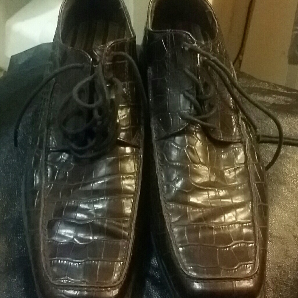 Mens size 10 1 / 2 dress shoes